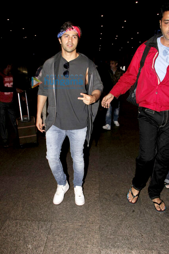 alia bhatt and varun dhawan arrive from new york after iifa 2017 3