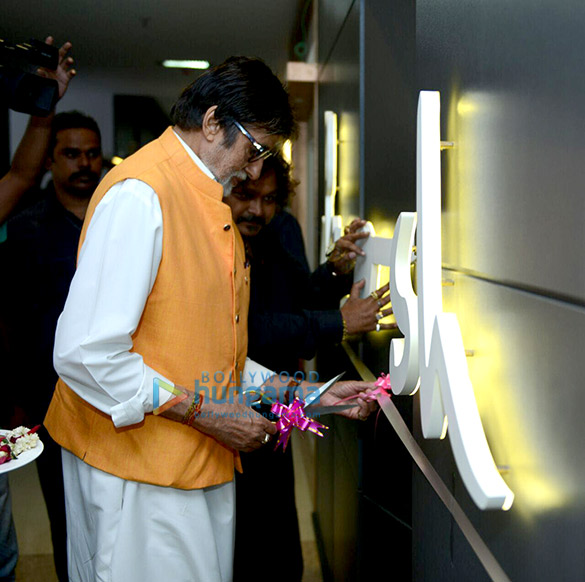 amitabh bachchan inaugurates ace photographer paresh mehtas studio 3
