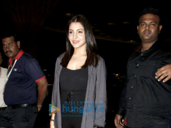 The gorgeous Anushka Sharma and the eternal superstar Shahrukh Khan depart for Dubai