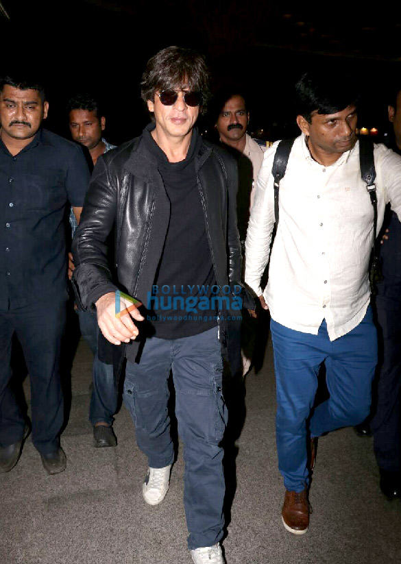 The gorgeous Anushka Sharma and the eternal superstar Shahrukh Khan depart for Dubai The gorgeous Anushka Sharma and the eternal superstar Shahrukh Khan depart for Dubai