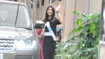 Anushka Sharma snapped post her salon session in Juhu