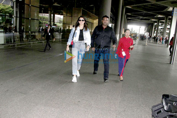 anushka sharma snapped while arriving back from new york 4