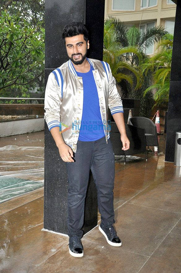 arjun kapoor and athiya shetty snapped promoting the film mubarakan 5