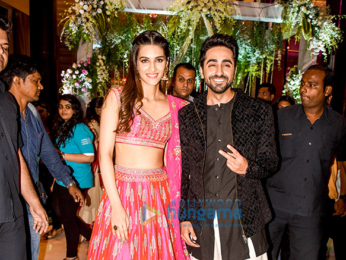 Ayushmann Khurrana and Kriti Sanon gatecrash a wedding to promote their film 'Bareilly Ki Barfi'