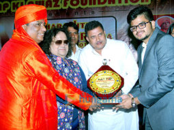 Bappi Lahiri, Prem Chopra, Himani Shivpuri, Swami ji grace the ‘7th Maharashtra Ratna Award’