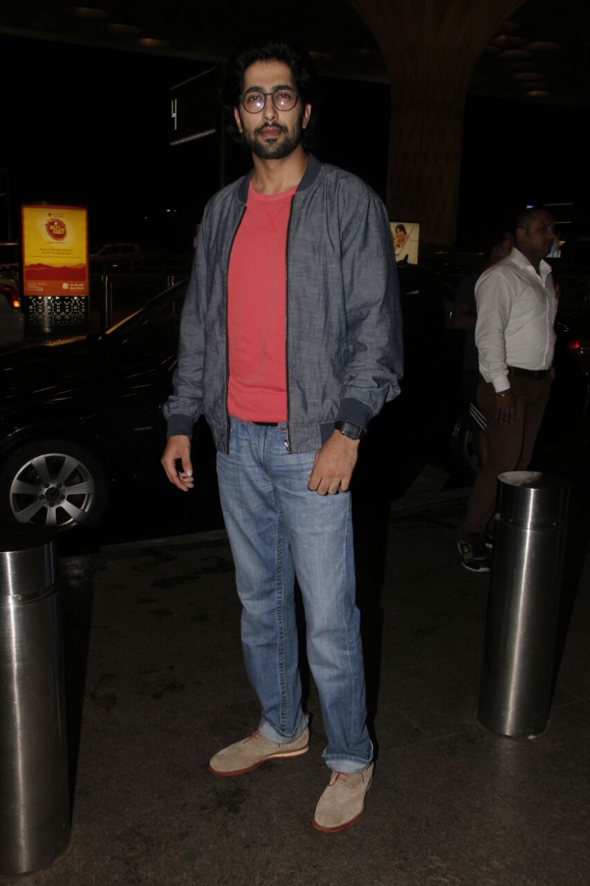 celebs spotted at the airport 6