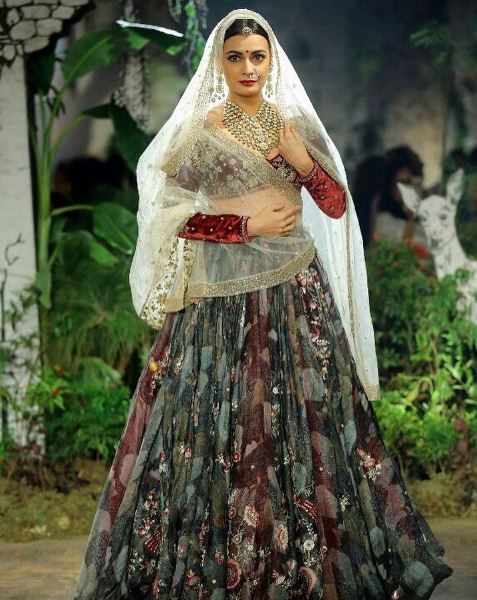 Dia Mirza mesmerizes as a royal bride1 (2)