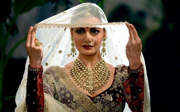 Dia Mirza mesmerizes as a royal bride1 (3)