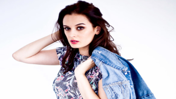 Celebrity Photos of Evelyn Sharma