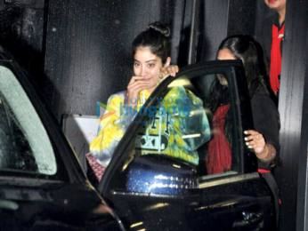 Jhanvi Kapoor snapped post salon sesion in Juhu