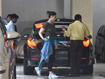 Kareena Kapoor Khan and her son Taimur Ali Khan snapped at her mom Babita Kapoor's house