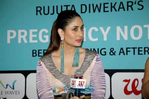 kareena unveils rujuta diwekar book on pregnancy notes 7