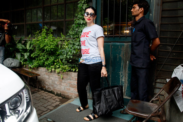 karisma kapoor snapped with lovely kids 2