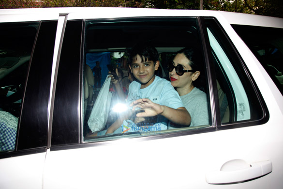 karisma kapoor snapped with lovely kids 6