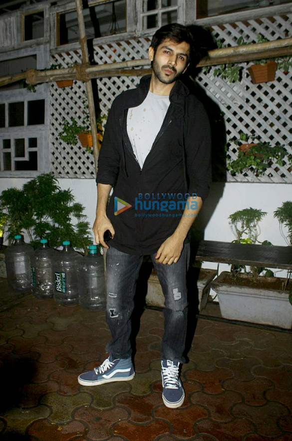 The talented actor Kartik Aaryan snapped in Juhu The talented actor Kartik Aaryan snapped in Juhu
