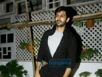 Kartik Aaryan snapped in Juhu