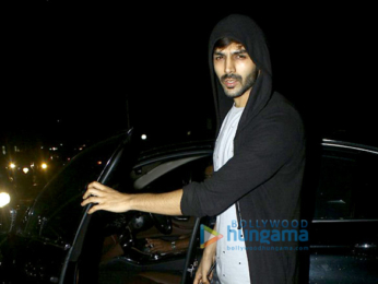 Kartik Aaryan snapped in Juhu