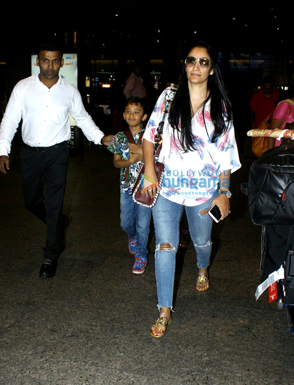 manyata dutt and zayed khan snapped at the airport 3