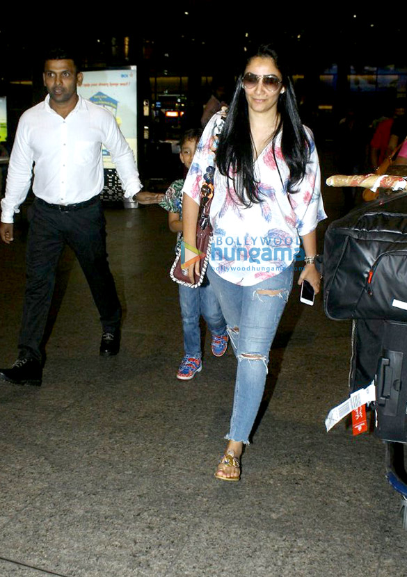 manyata dutt and zayed khan snapped at the airport 6