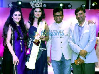 Ganesh Acharya, Archana Kochhar, Sandhya Shetty, Ankita Bhargav, Ishita Dutta, Piaa Bajpai, Alesia Raut and others at the finale of 'Mrs Bharat Icon 2017' at Sahara Star
