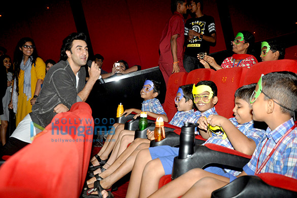 ranbir kapoor interacts with kids at a special screening of jagga jasoos 2
