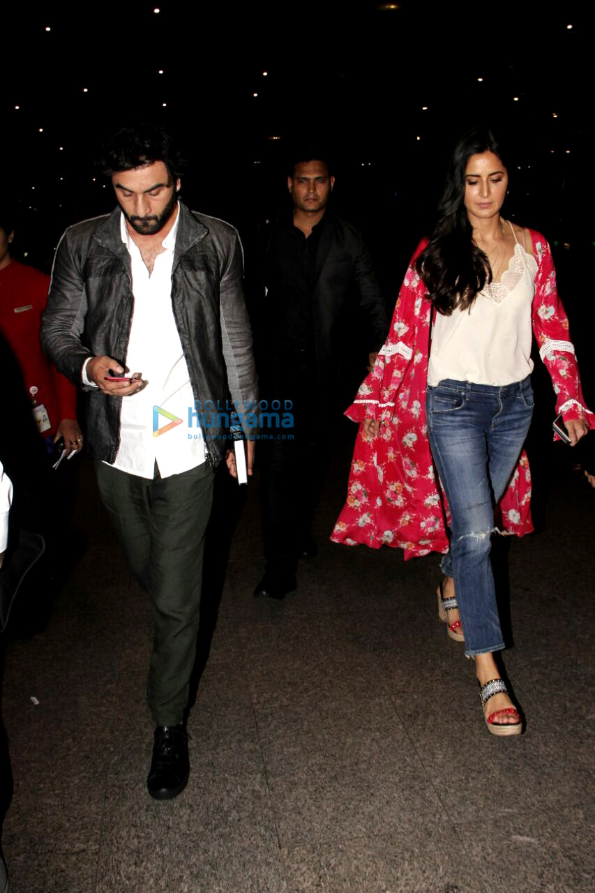 Ranbir Kapoor and Katrina Kaif arrive in Mumbai after promoting their film ‘Jagga Jasoos’ in Delhi Ranbir Kapoor and Katrina Kaif arrive in Mumbai after promoting their film ‘Jagga Jasoos’ in Delhi
