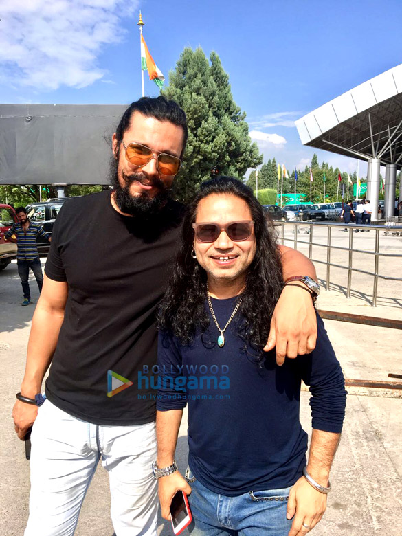 randeep hooda visits kargil to interact with soldiers of indian army 3