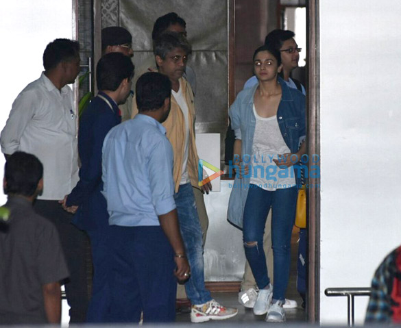 ranveer singh and alia bhat arrive from delhi 2