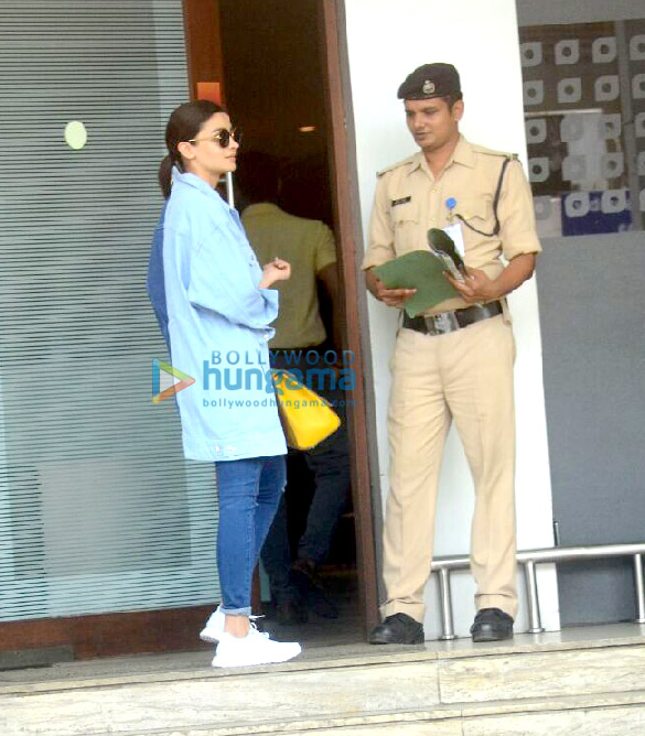 ranveer singh and alia bhatt depart for delhi 6