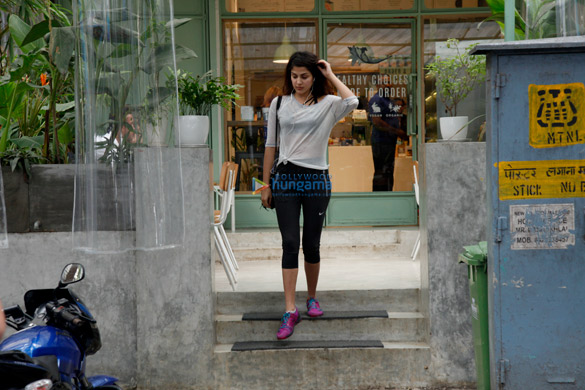 rhea chakraborty snapped at kitchen garden 1
