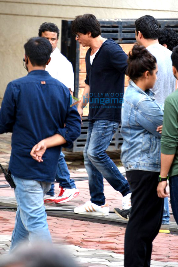 salman khan and shah rukh khan snapped on the sets of aanand l rais untitled movie 2