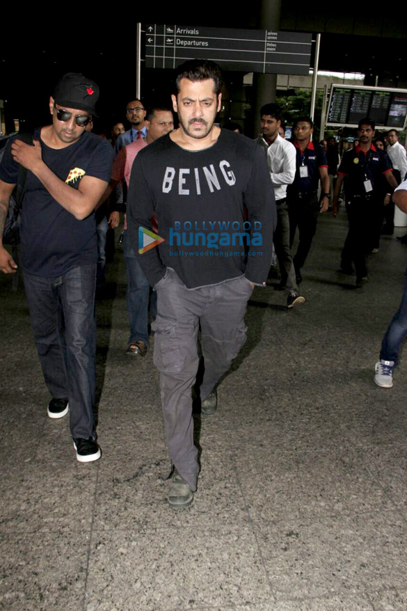 salman khan arrives from morocco post tiger zinda hai shoot 4