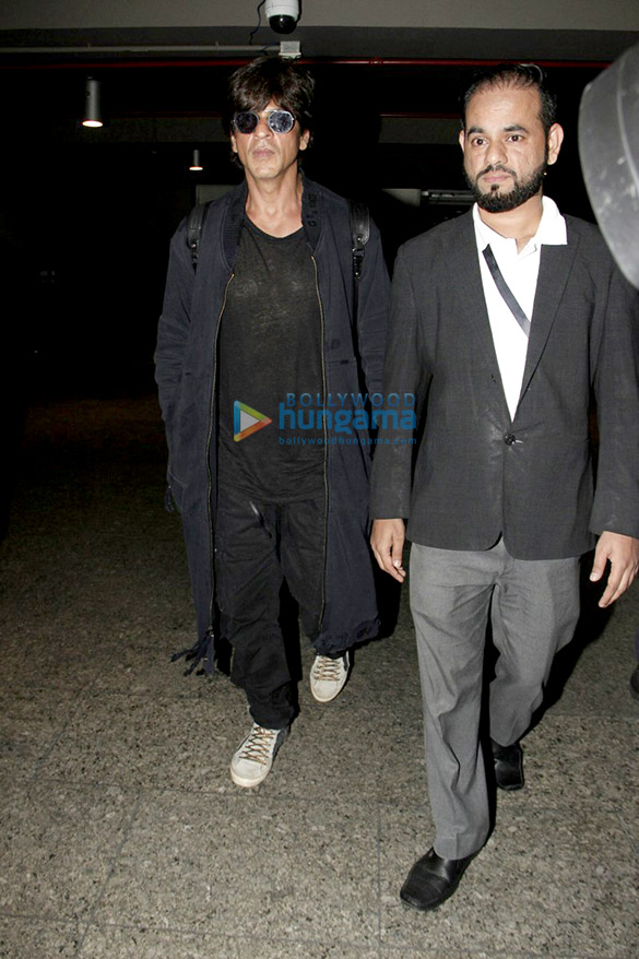 Shah Rukh Khan returns from Los Angeles