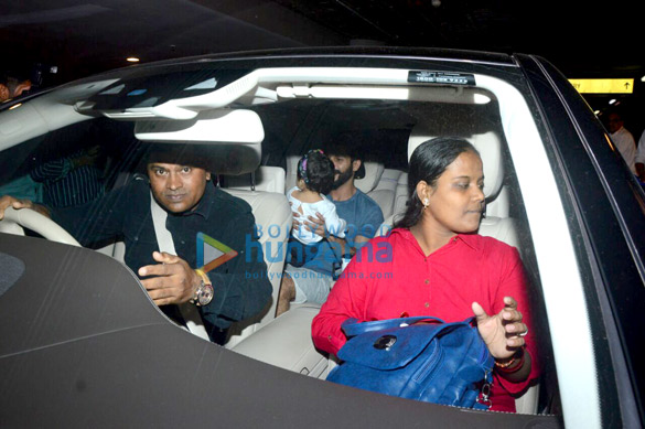 Shahid Kapoor drops in to pick up wife Mira Rajput and baby Misha at Mumbai’s T2 airport Shahid Kapoor drops in to pick up wife Mira Rajput and baby Misha at Mumbai’s T2 airport