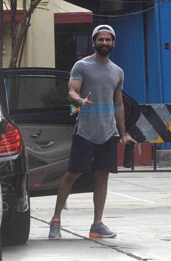 shahid kapoor snapped at gym 4