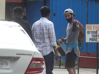 Shahid Kapoor snapped at gym