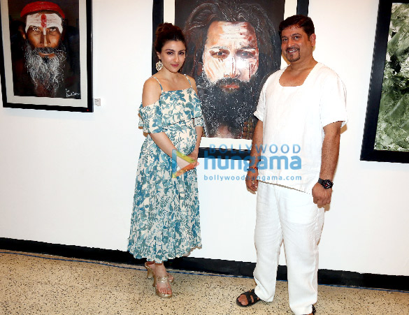 soha ali and others at bharat thakurs art exhibition 5