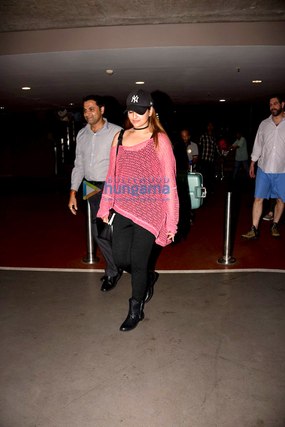 sonakshi sinha arrives from usa 2