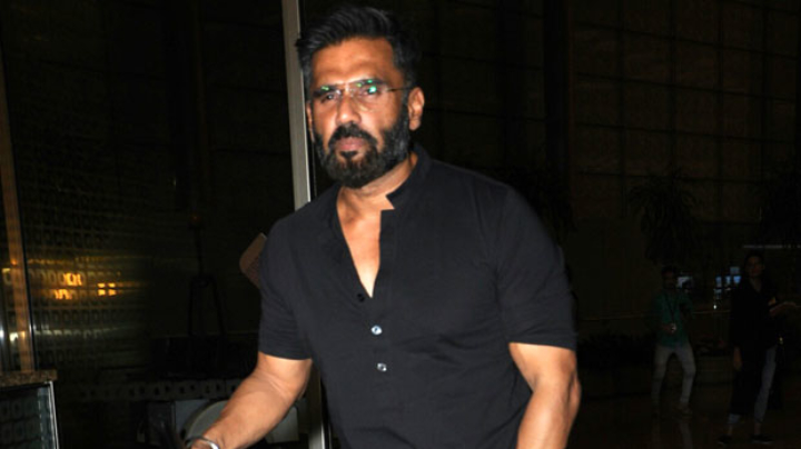 Suniel Shetty SPOTTED At The Airport Leaving For IIFA New York 2017