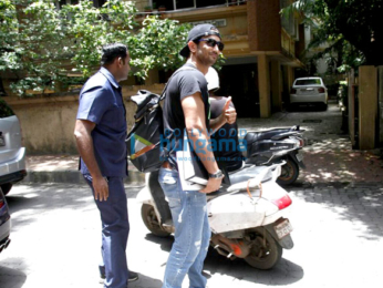 Sushant Singh Rajput snapped while entering a meeting in Bandra