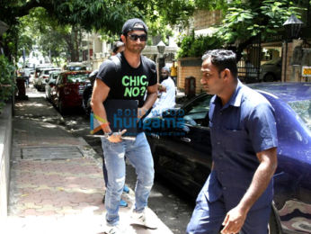 Sushant Singh Rajput snapped while entering a meeting in Bandra