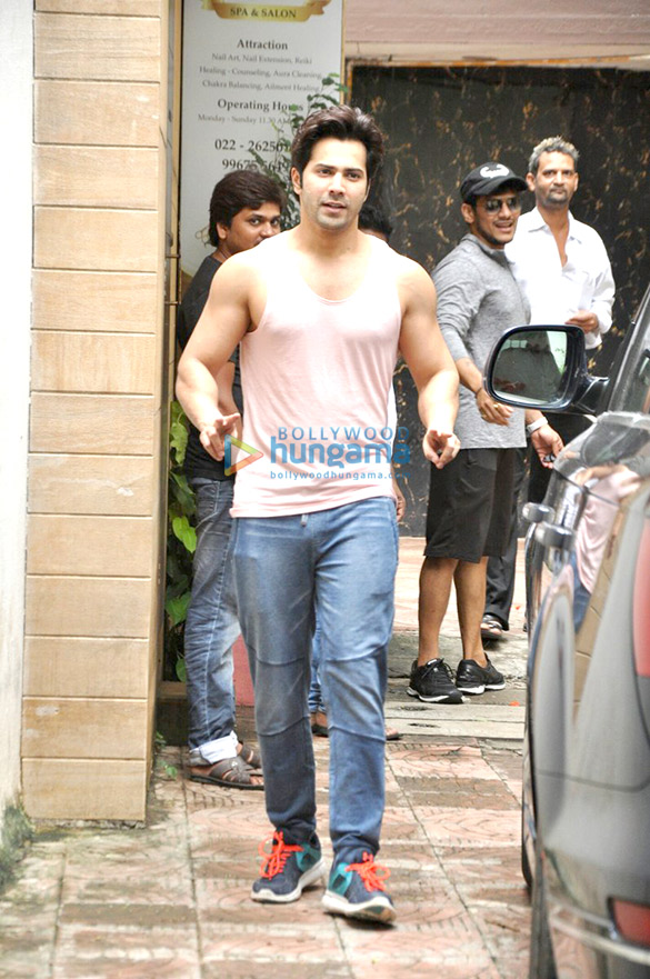 the gen next superstar varun dhawan snapped while working out at the gym 5
