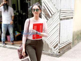 The gorgeous Aditi Rao Hydari snapped post her salon session in Bandra