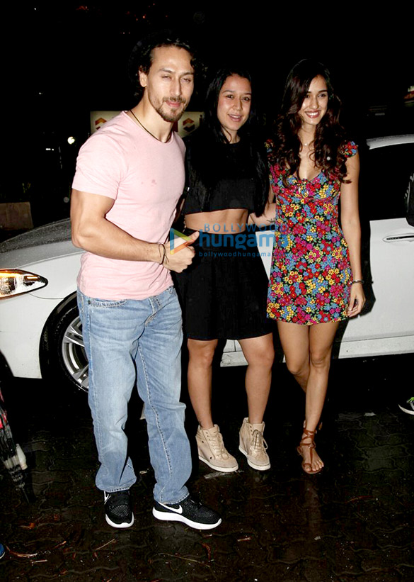 The hunky Tiger Shroff, Disha Patani and Nidhhi Agerwal snapped at the launch of ‘Mane Maniac Salon The hunky Tiger Shroff, Disha Patani and Nidhhi Agerwal snapped at the launch of ‘Mane Maniac Salon