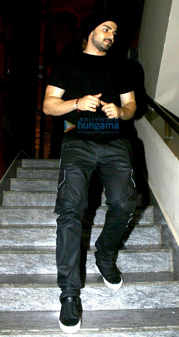tiger shroff nidhhi agerwal and many more at munna michael screening 8