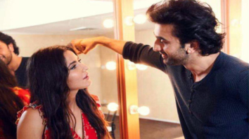 What Are Ranbir Kapoor & Katrina Kaif Talking About?