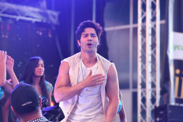 WATCH Varun Dhawan sets the stage on fire with 'Tamma Tamma Again' at Times Square