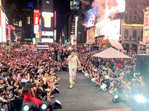 WATCH Varun Dhawan sets the stage on fire with 'Tamma Tamma Again' at Times Square1