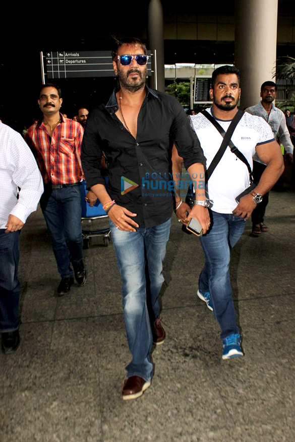 Ajay Devgn, Parineeti Chopra, Priyanka Chopra and more spotted at Mumbai airport Ajay Devgn, Parineeti Chopra, Priyanka Chopra and more spotted at Mumbai airport