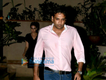 Aditya Roy Kapoor, Karisma Kapoor and others snapped at Sidharth Roy Kapoor's birthday dinner in Juhu